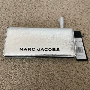 *New with Tags* Marc Jacobs Open Face Metallic Wallet in silver